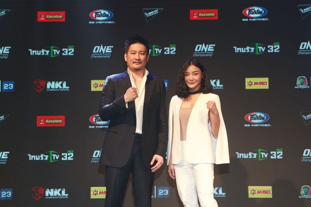 Chatri Sityodtong, Rika Ishige