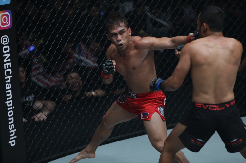 Robin Catalan, Dejdamrong Sor Amnuaysirichoke