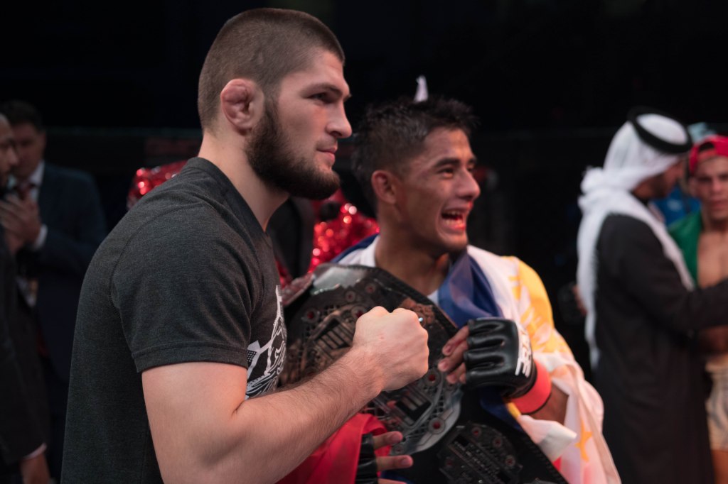 Khabib Nurmagomedov, Stephen Loman (© Brave Combat Federation)