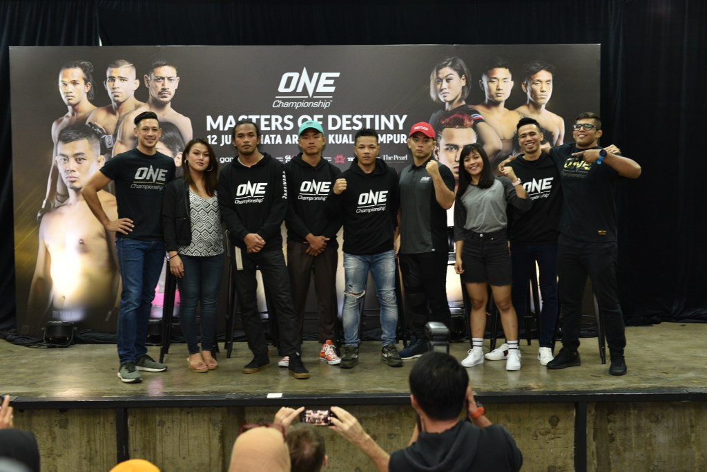 Peter Davis, Ann Osman, Gianni Subbagi, Saiful Merican, Ev Ting, Jihin Radzuan, Muhammad Aiman, Agilan Thani (© ONE Championship)