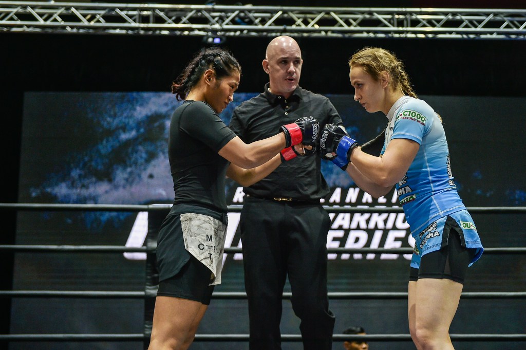 Jenelyn Olsim, Olivier Coste, Caitlin McEwen (©ONE Championship)