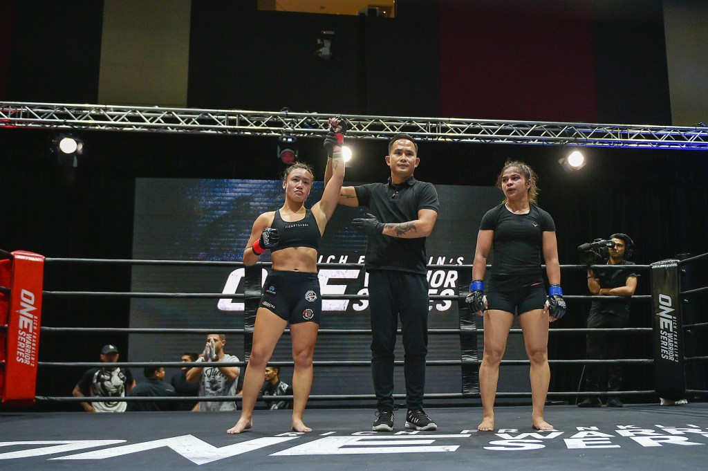 Uyen Ha, Isaac Yap, Neha Kashyap (©ONE Championship)