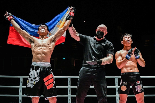 Drex Zamboanga, Nick Chapman, Detchadin Sornsirisuphathin (©ONE Championship)