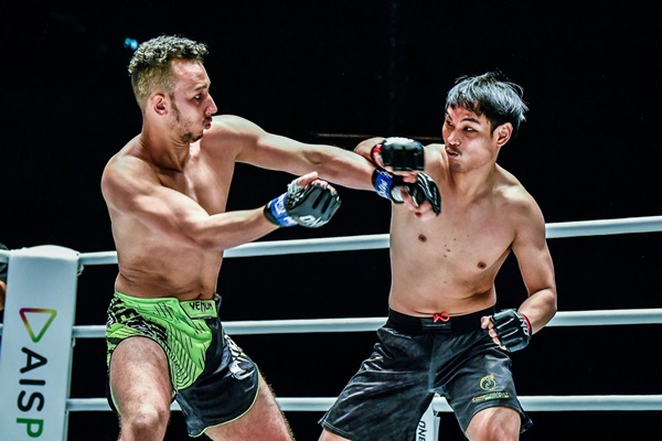 Khalid Friggini, Witchayakorn Niamthanom (©ONE Championship)