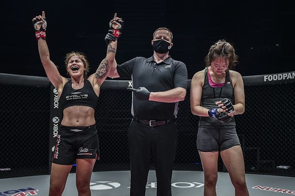 Maira Mazar, Justin Brown, Choi Jeong Yun (©ONE Championship)
